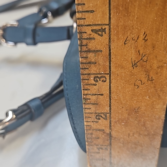 Blue coach bag great bag to drop stuff in and go. - Picture 9 of 10